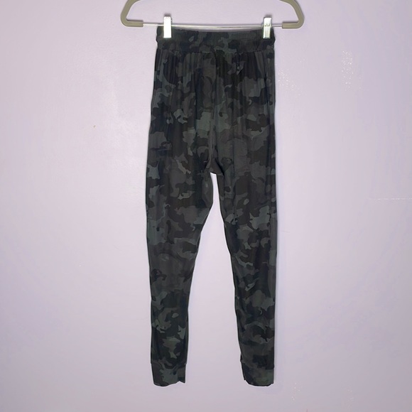 3/10$ Dark gray camo elastic waist joggers - Picture 6 of 7